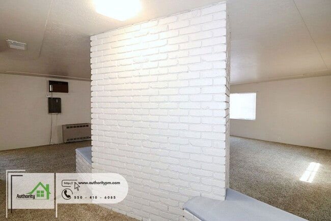 Photo - 1830 Rosaline Ave