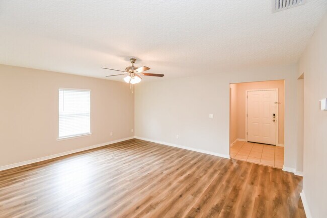 Photo - 2218 W 2nd St