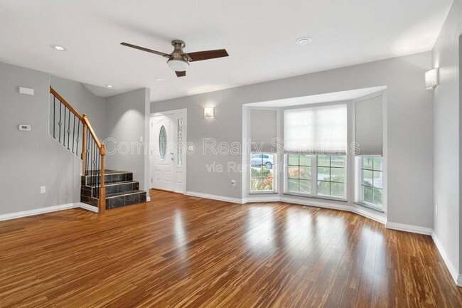 Photo - 5339 Vine Ave