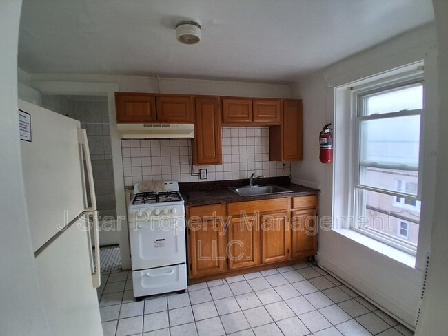 Photo - 531 Robeson St Unit 2R