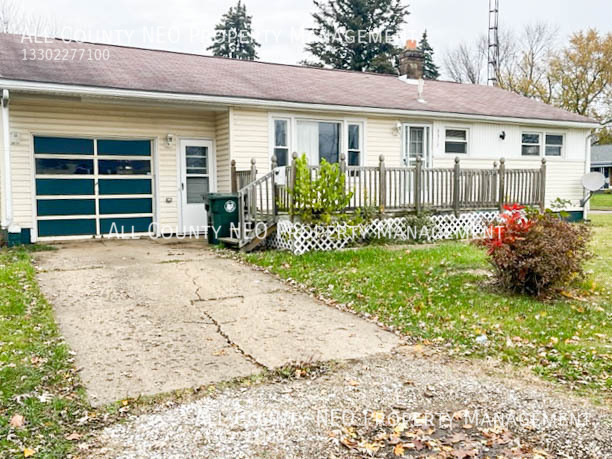 3-Bedroom, 1-Bath Home with Spacious Yard! - 3-Bedroom, 1-Bath Home with Spacious Yard!