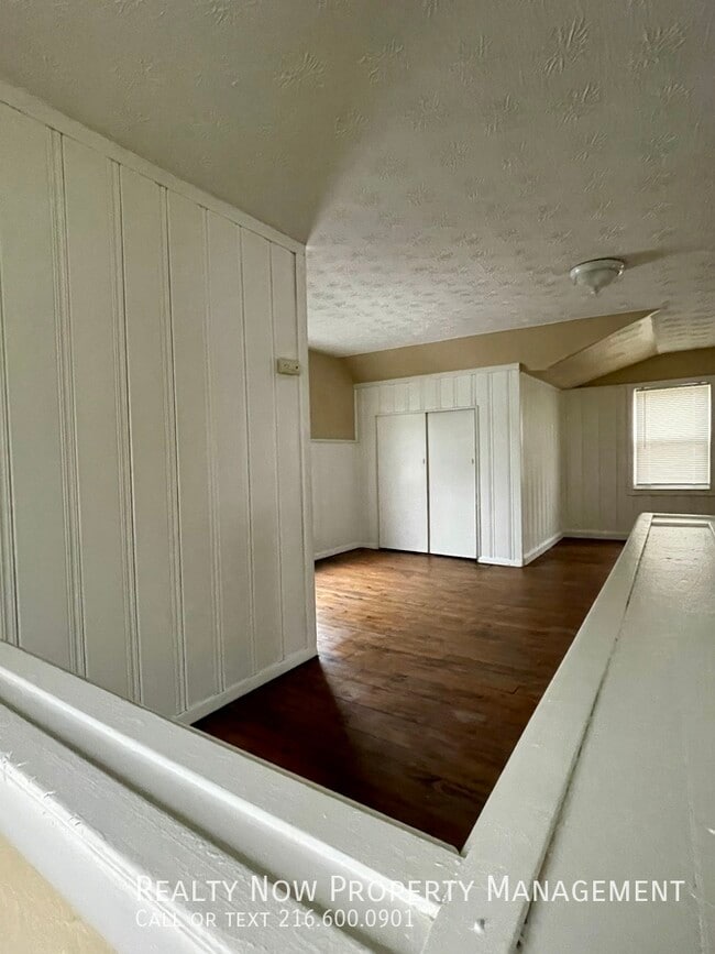 Photo - 5333 Hollywood Ave