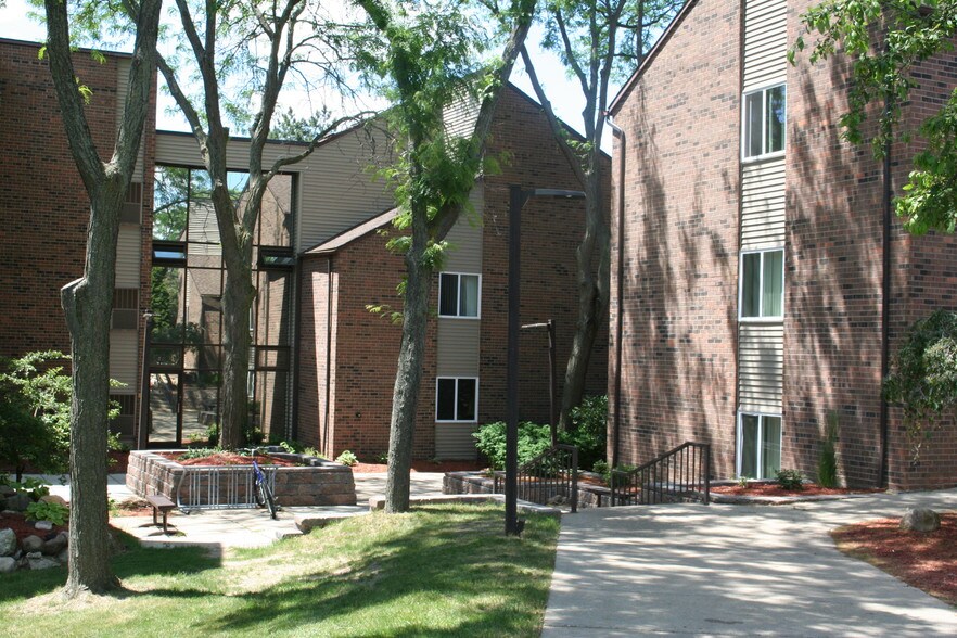 Riverfront Apartments Newly renovated! For Rent in Lansing, MI