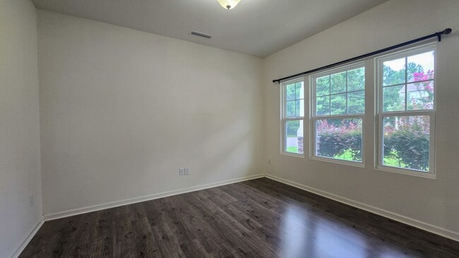 Photo - 489 Green Arbor Ln