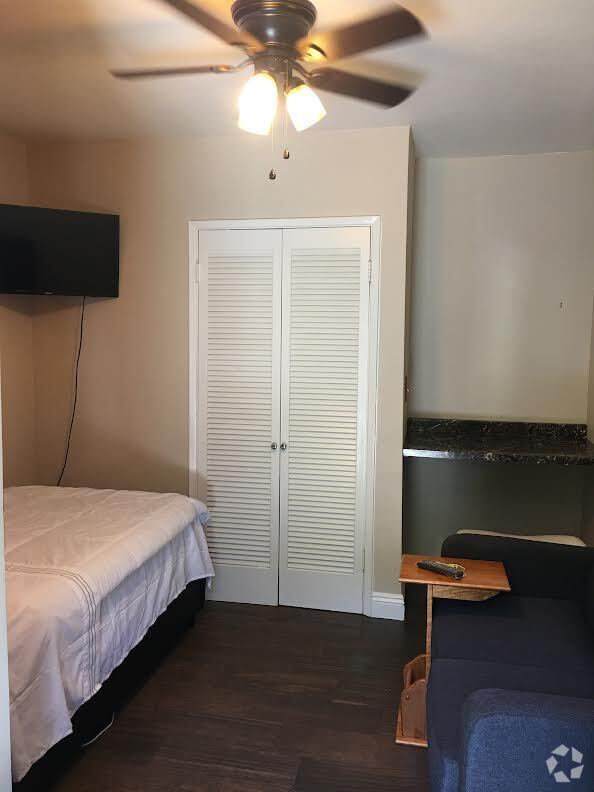 Building Photo - 22972 Avenue San Luis Unit cozy Rental