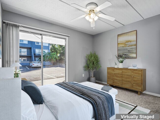 Photo - 830 E Park Ave