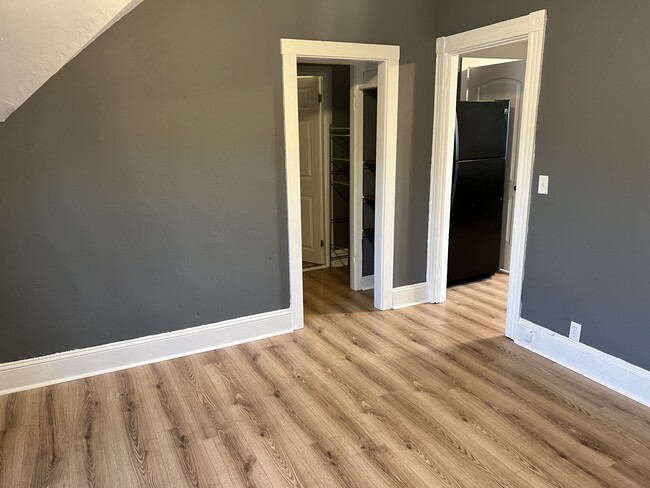 16 Tuxedo Ave Unit 3 2BR + Bonus Room
