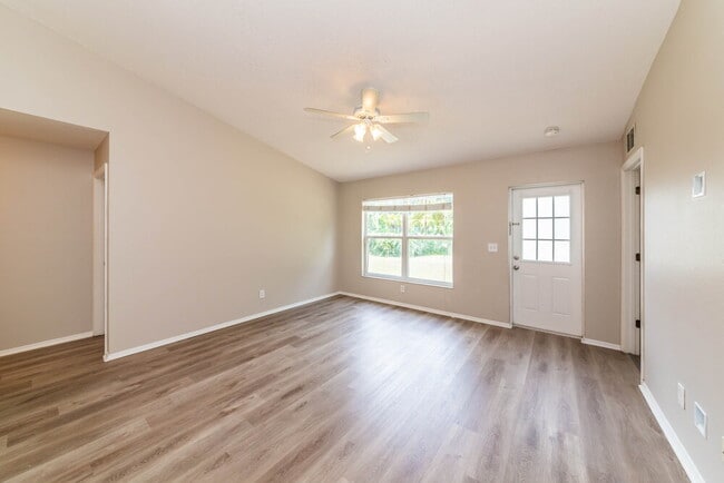 Photo - 4042 Banbury Cir