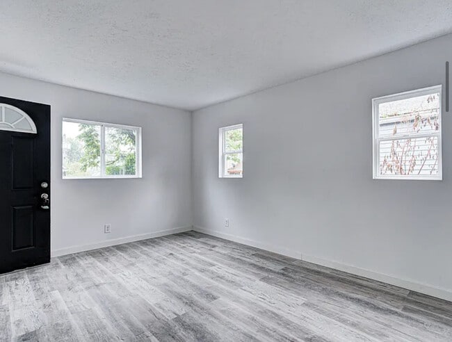 Photo - 734 N Arnolda Ave