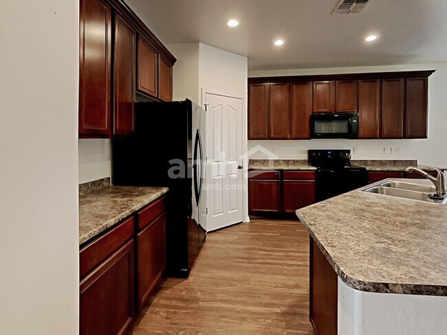 Photo - 17578 W Ironwood St