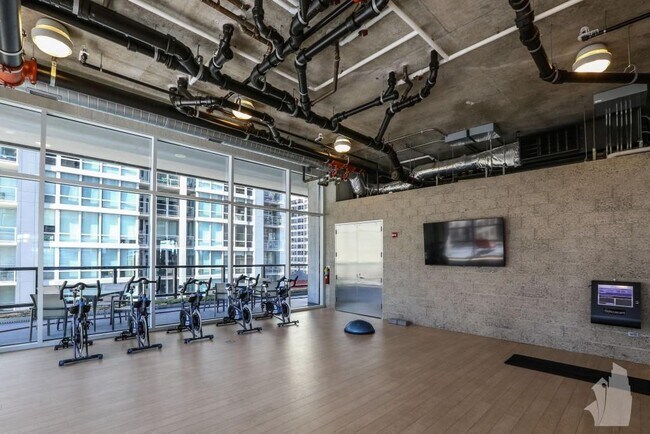 Photo - 502 E Illinois St Unit 1812