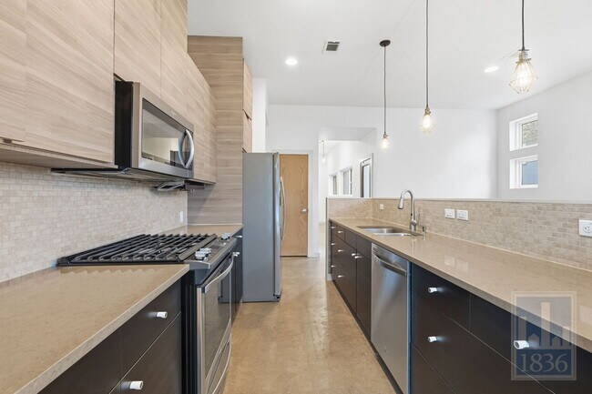 Photo - 1520 Parker Ln