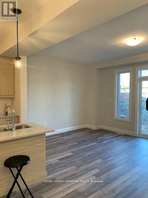 Photo - 143 Elgin St N