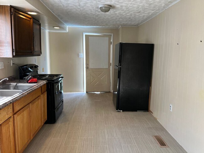 Photo - 2 Bedroom with a Bonus Room and Large Yard