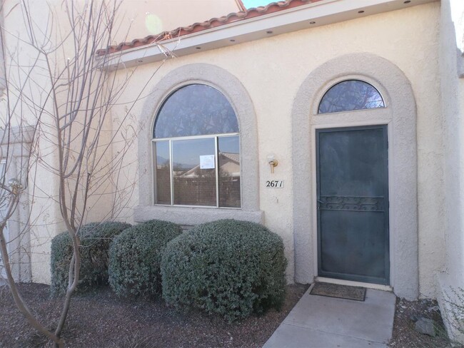 West Ironwood Hill Dr & Greasewood Rd 2/2 - West Ironwood Hill Dr & Greasewood Rd 2/2 House