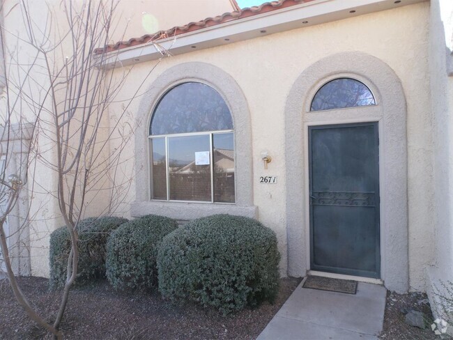 Building Photo - West Ironwood Hill Dr & Greasewood Rd 2/2 Rental