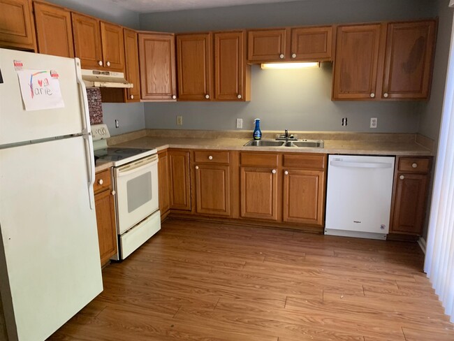 Photo - 3400 N Ridge Rd