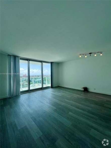 Building Photo - 1000 West Ave Unit 1431 Rental