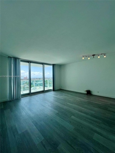 Photo - 1000 West Ave Apartment
