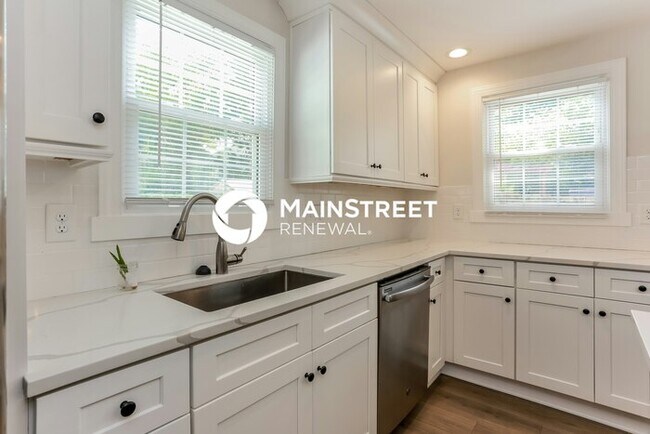 4 Bedroom Pet-Friendly Home in Atlanta, GA with Main Street Renewal