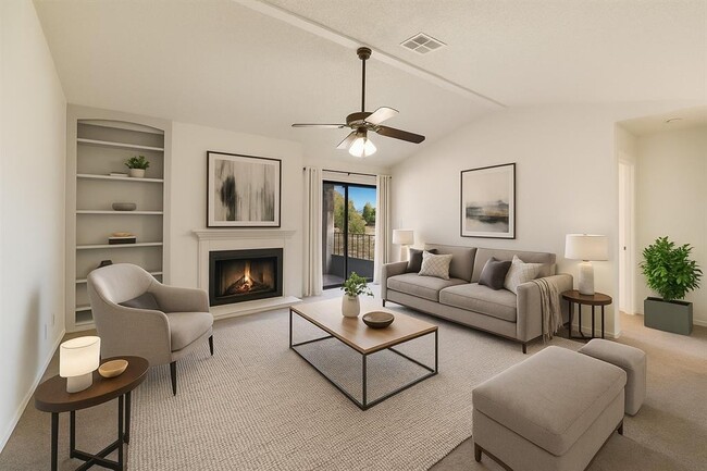 Building Photo - 1202 Thorpe Ln Unit 402-A