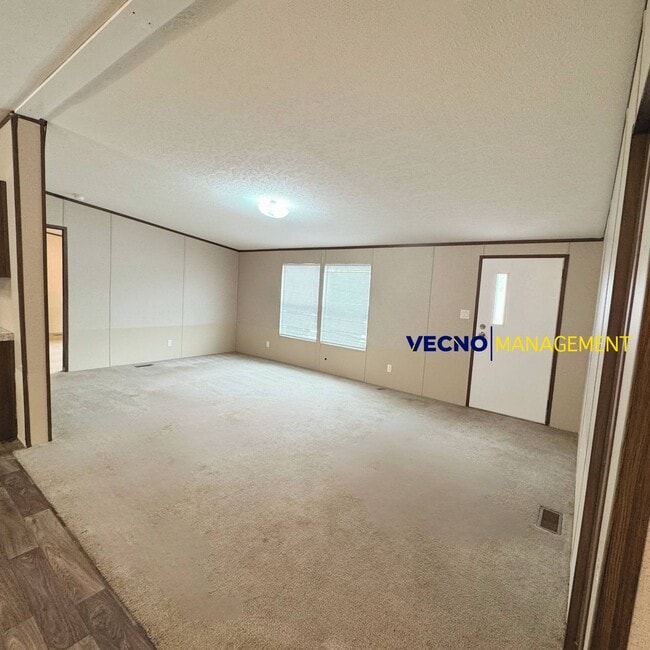 Photo - 842 Corinne Dr