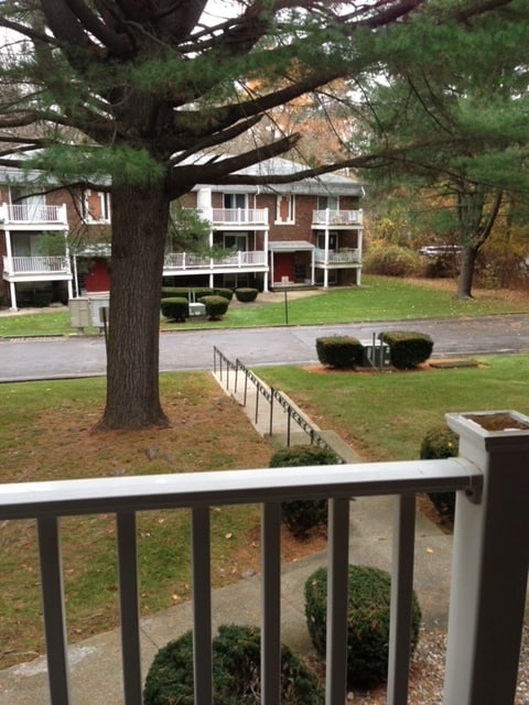 Building Photo - 6 Stonehenge Dr Unit 207W Rental