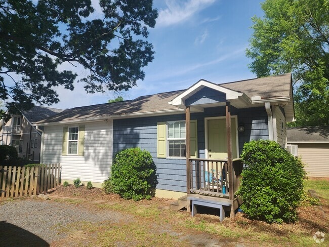 Building Photo - 208 Maupin Ave Unit Tiny House
