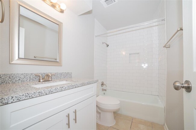 Building Photo - 2010 N Travis St Unit 116 Rental