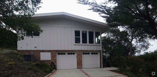 Building Photo - Serene and tranquil living Rental