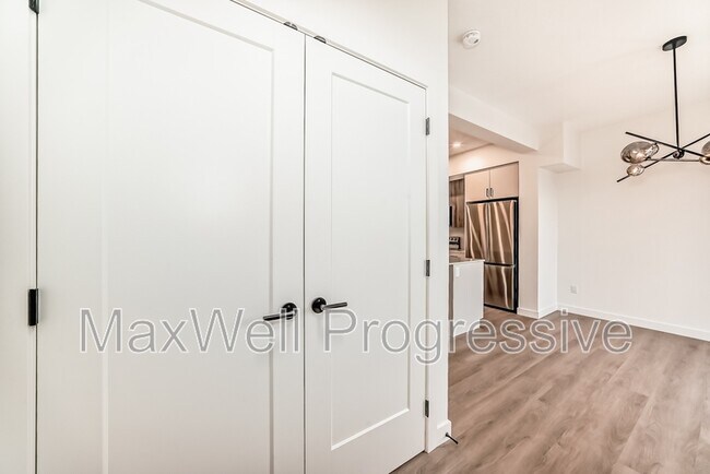 Photo - 15724-15103 103 Ave NW