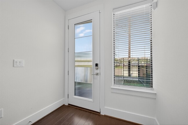 Photo - 2401 Crawford St Unit C3D