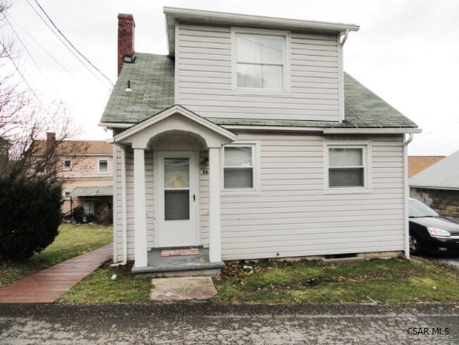 Building Photo - Aguilar - 660-R660- Russell Avenue Unit R660 Russell Avenue Rental