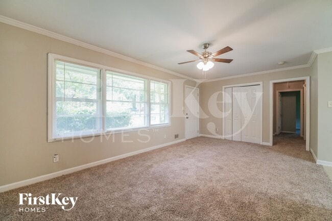 Photo - 1098 Holly Cir