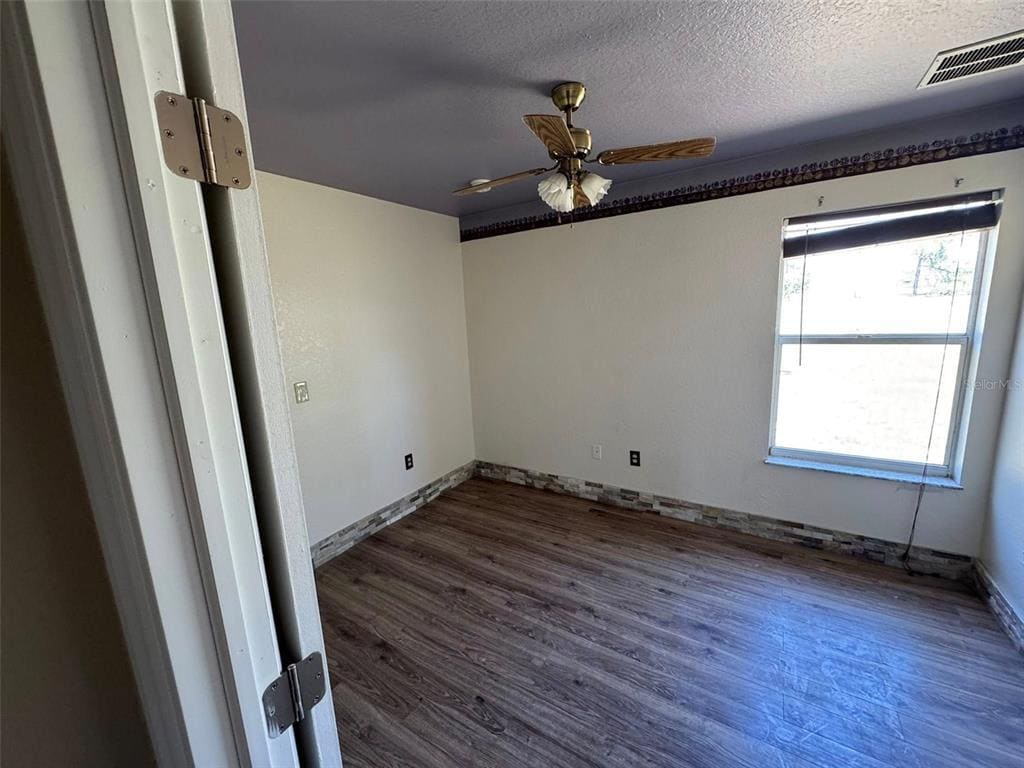 Photo - 14373 Irving St