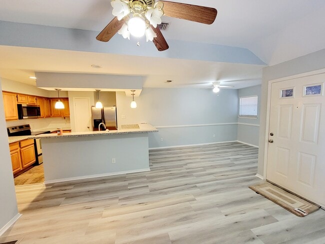 Building Photo - 1103 Dulles Ave Unit 801