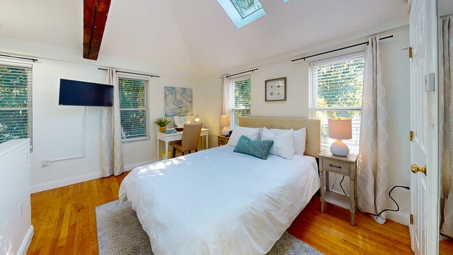 Building Photo - 23 Jay St Unit D