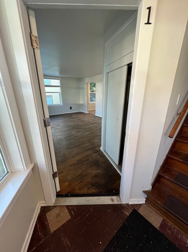 Entry way - 620 6th Ave Unit 1
