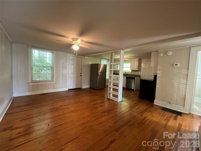Photo - 403 Green St