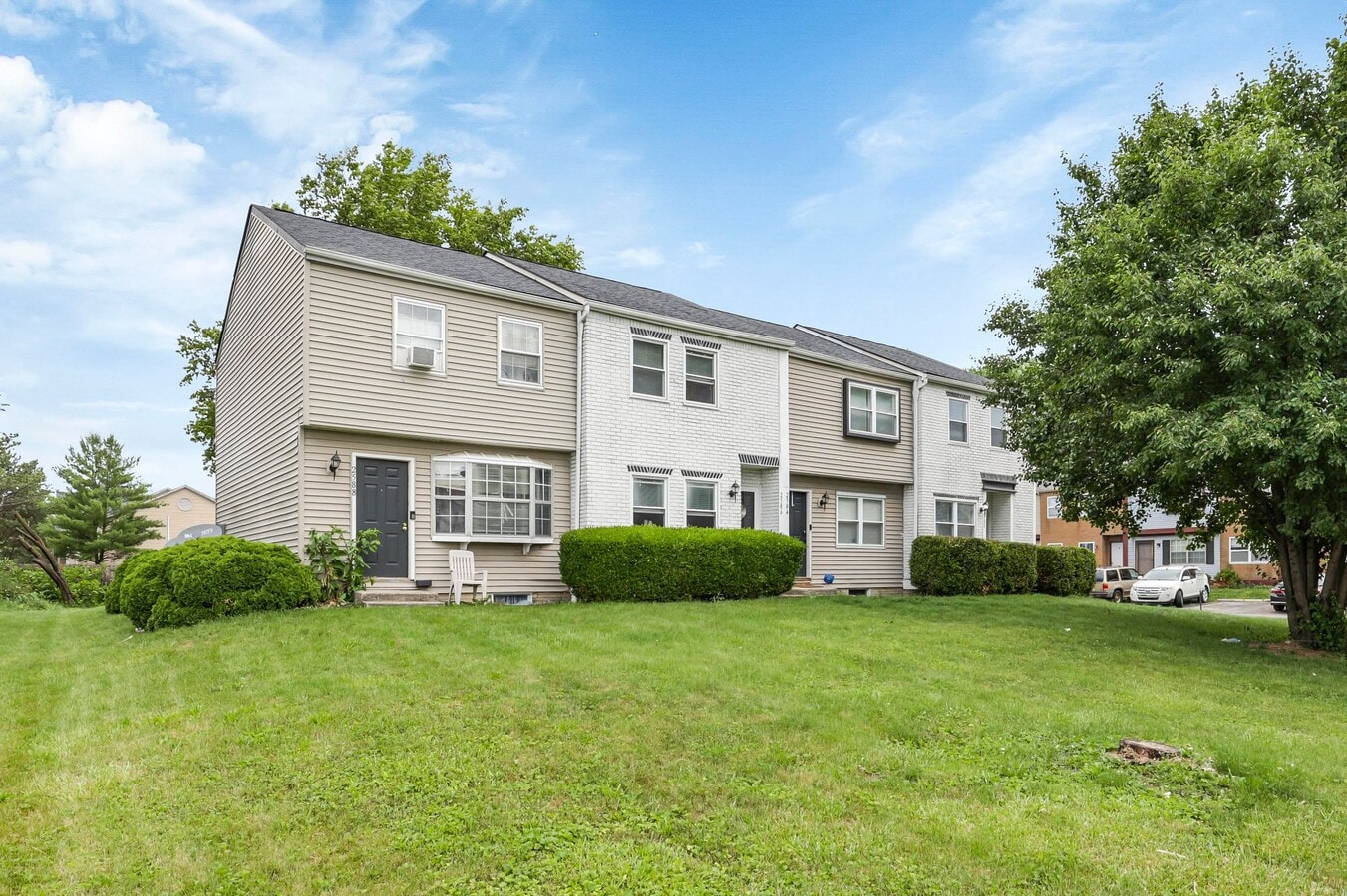 Photo - 2588 Sandbury Blvd