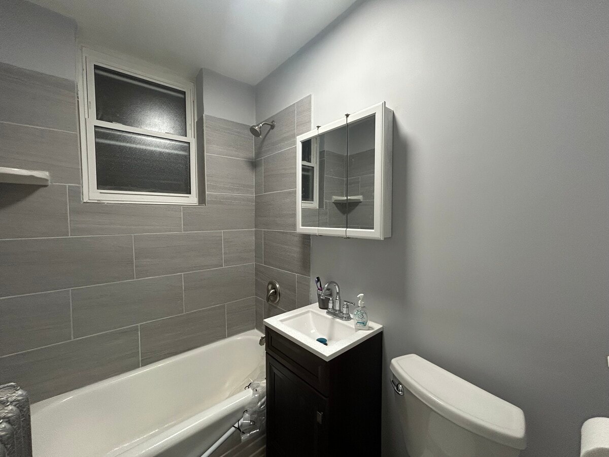 Photo - 6956 N Ashland Ave Unidad 105