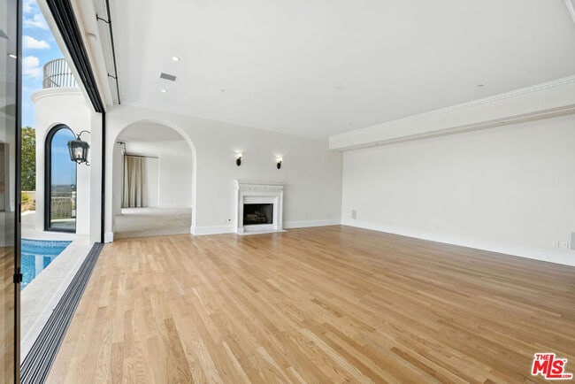 Photo - 1675 Woods Dr