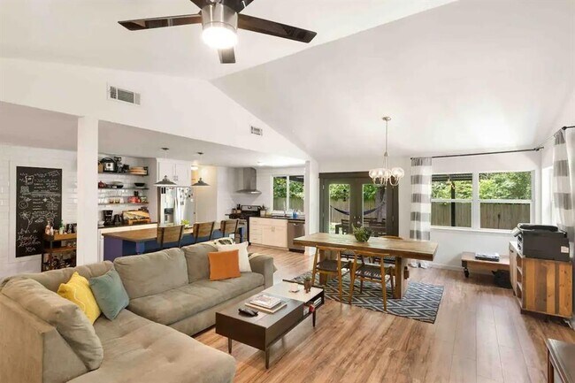 Photo - 6604 Blarwood Dr