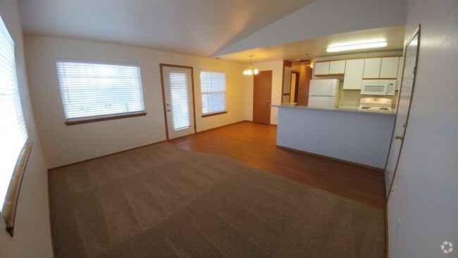 Upstairs unit - Quiet Country Living Rental