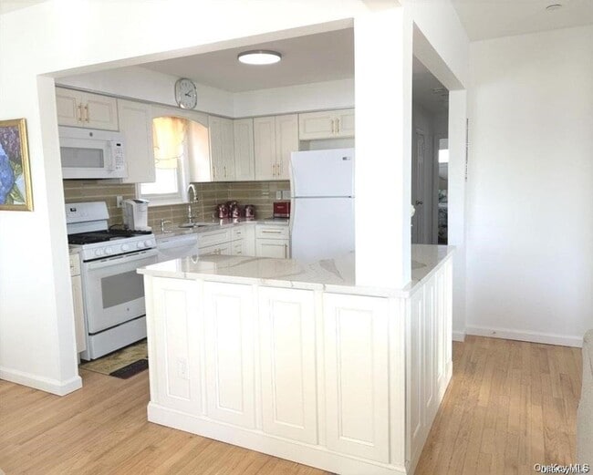 24 Virginia Ave Unit Top