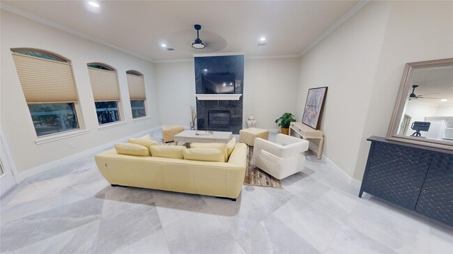 Photo - 119 April Waters Dr W