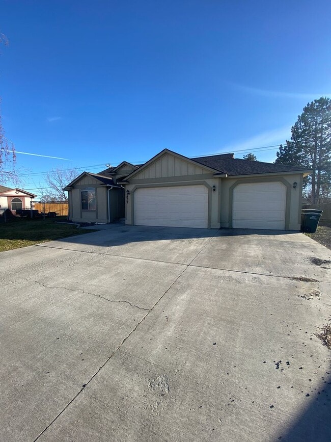 Photo - House with Triple Car Garage