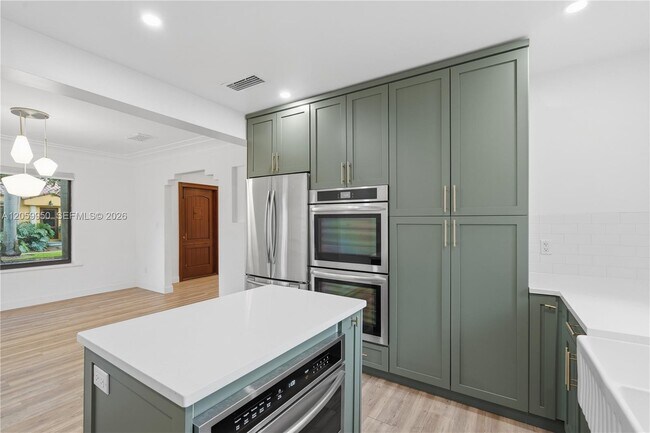 Photo - 110 N 16th Ave