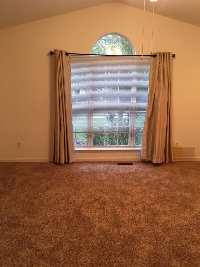 Photo - 3 Bedroom Hendersonville Ranch