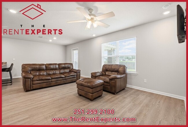 Photo - 2599 Cedarwood St